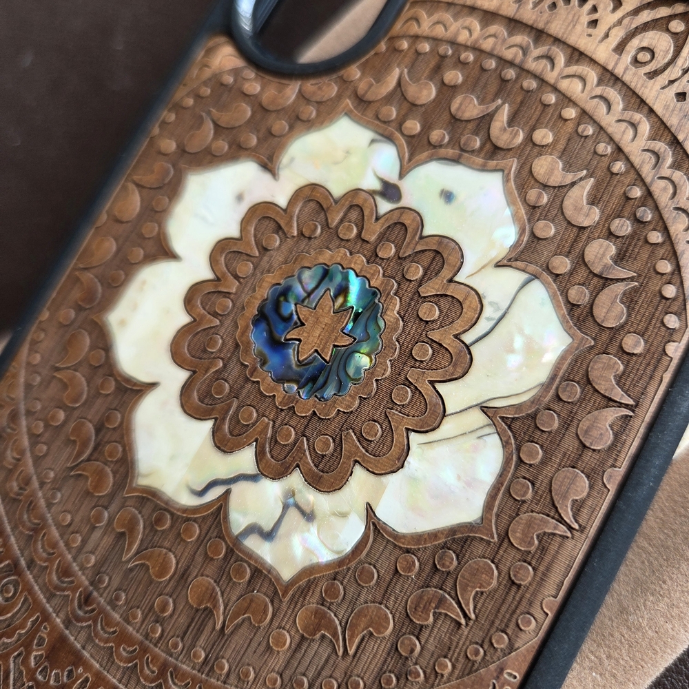 S25 Ultra Mandala Wood Phone Case Shell Inlay NIB Never Used - Picture 7 of 9